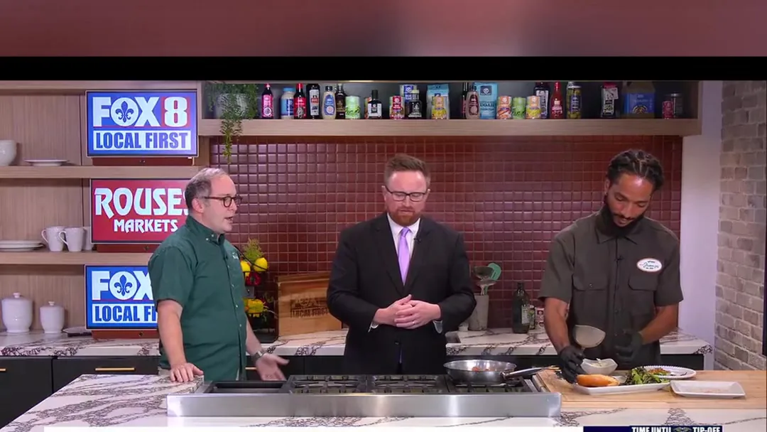 Kevin Pedeaux and Jajuane Harris from FRSH Juice cooking live with FOX 8 host Rob Krieger